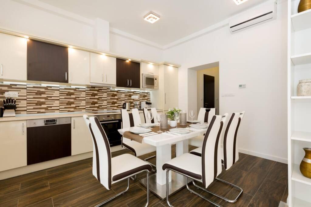 Eiffel Palace Luxury Dream 1 Appartamento
