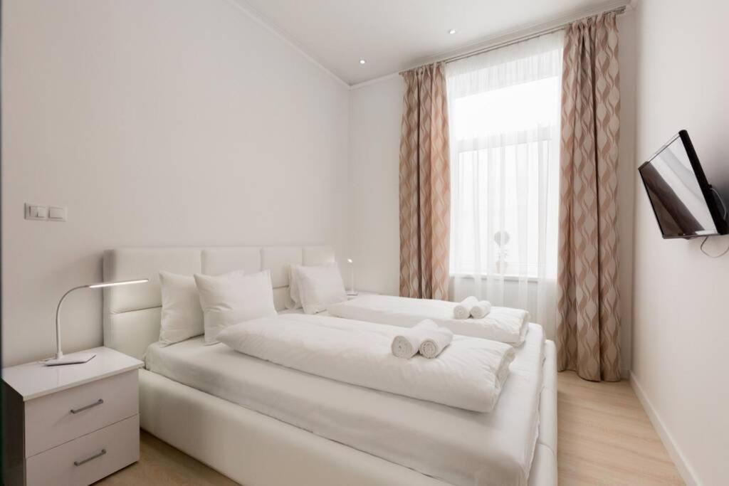 Lejlighed Eiffel Palace Luxury Dream 1 *