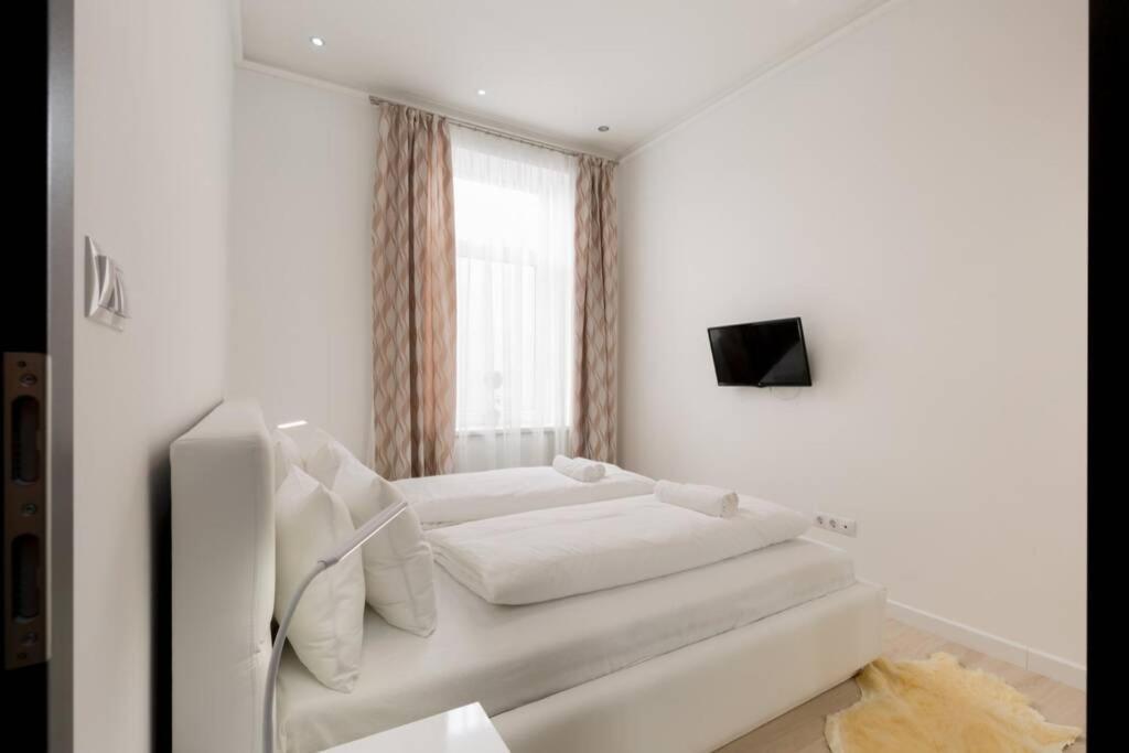 Lejlighed Eiffel Palace Luxury Dream 1
