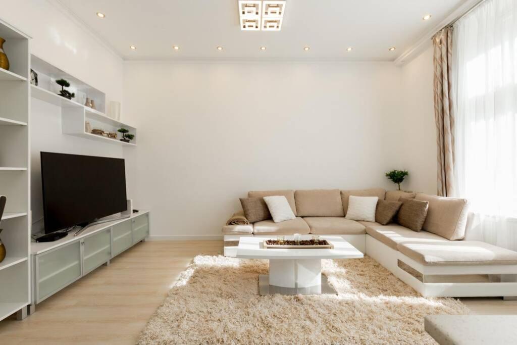 Eiffel Palace Luxury Dream 1 Lejlighed